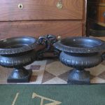 583 1570 GARDEN URNS